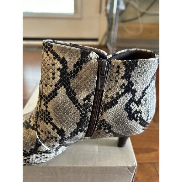 Clarks Collection Heeled Booties Linvale Judith Taupe Snake NEW 6 M - Picture 5 of 8
